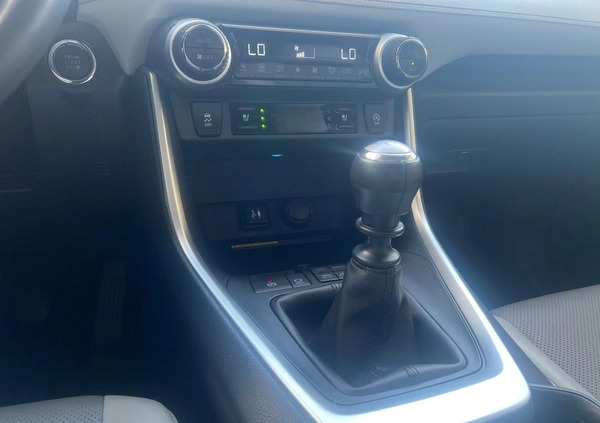 Toyota RAV4 cena 133900 przebieg: 63545, rok produkcji 2019 z Strzelin małe 301